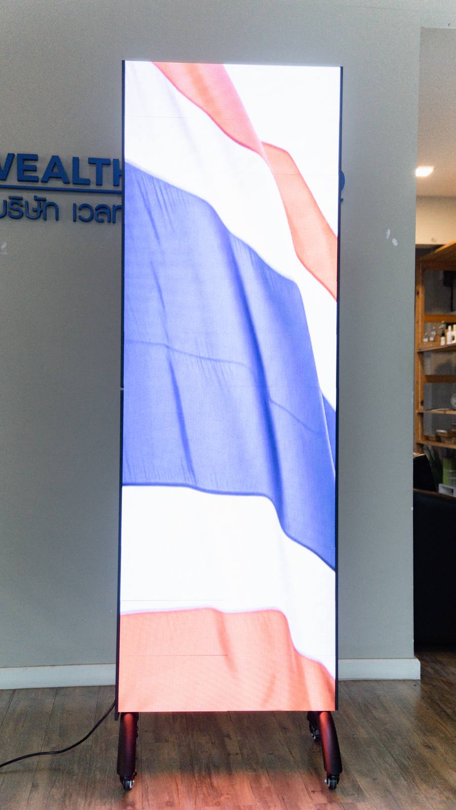 เช่าจอ LED Wall P1.9 ของ Wealth Media 360 กำลังแสดงผลคอนเทนต์